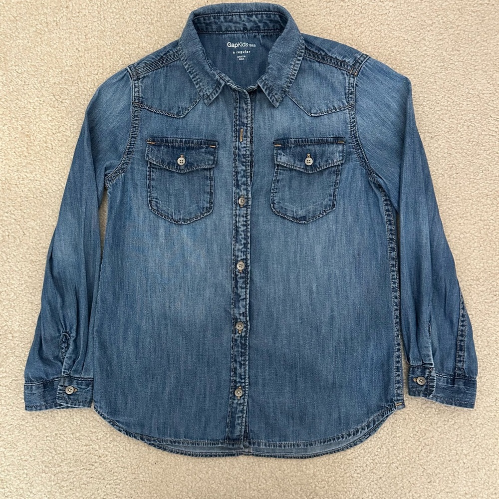 GAP Kids 1969 Western Denim, Long Sleeve,
Button Down Shirt.
Sz S Girls
